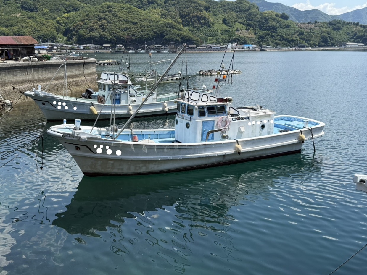 地場造船　34ｆ三菱　　320馬力　運搬船　　30ノット